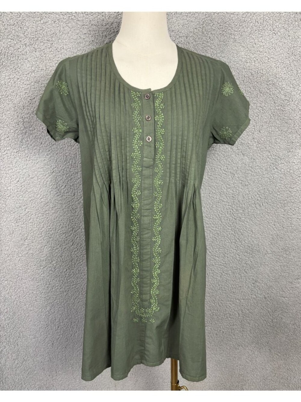 Ayurvastram Women's Embroidered Pleated Tunic Top  Blouse Green Size Med NWT's